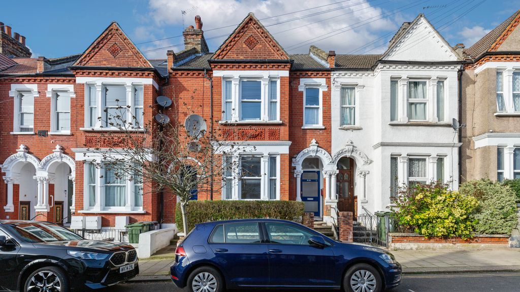 Property photo 1 of 17 Flat A, 23 Kingscourt Road, Streatham Hill, London, Sw16 1Ja