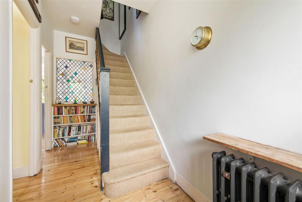 Property photo 2 of 46