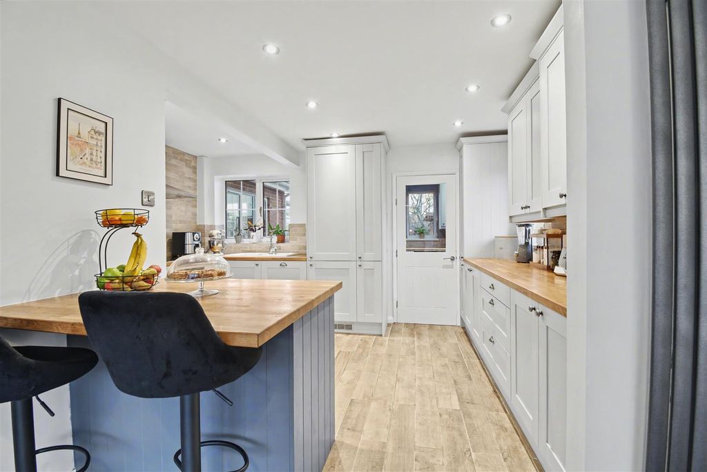 Property photo 2 of 45 Kitchen Diner