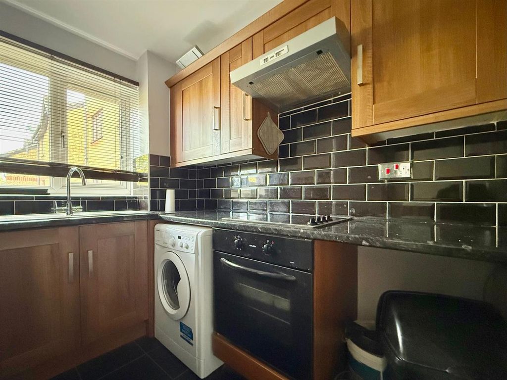 Property photo 3 of 8