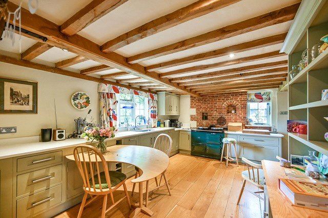 Property photo 3 of 18 Kitchen