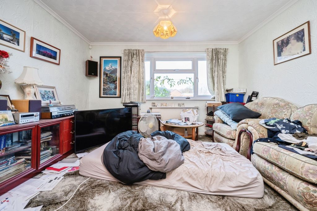 Property photo 2 of 14 Lounge