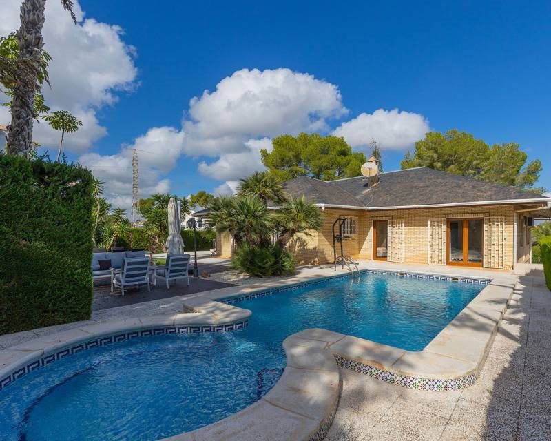 Property photo 1 of 50