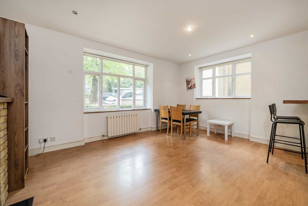 Property photo 2 of 5