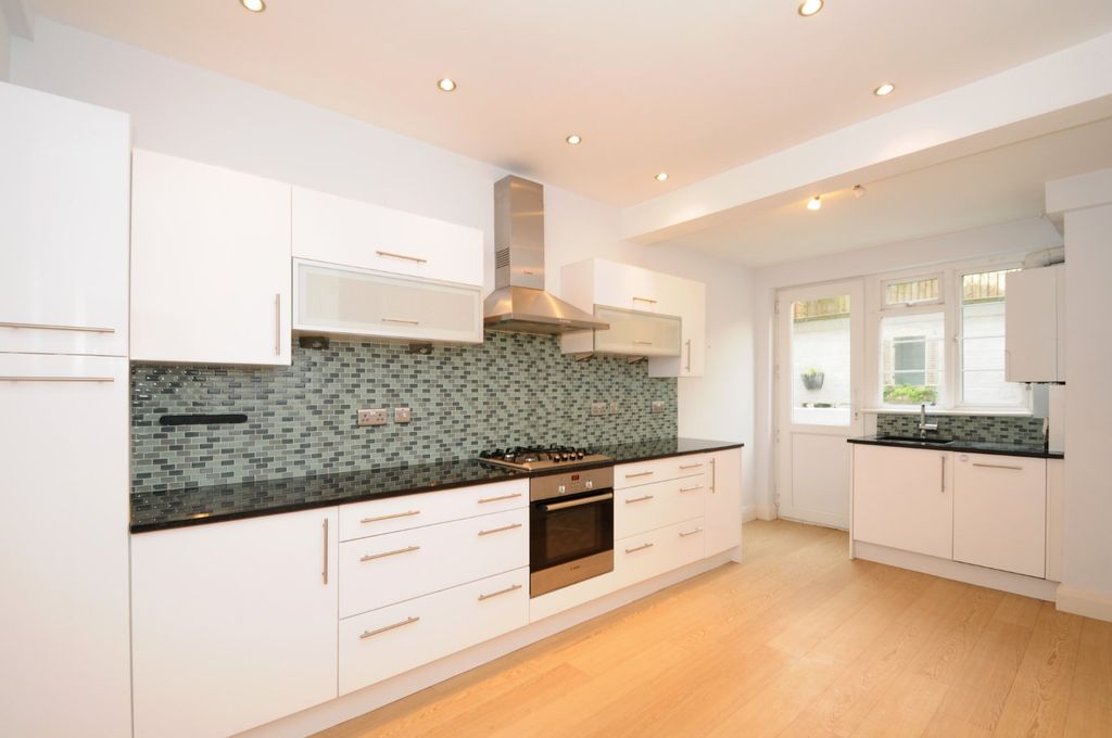 Property photo 2 of 7 Picture No. 12