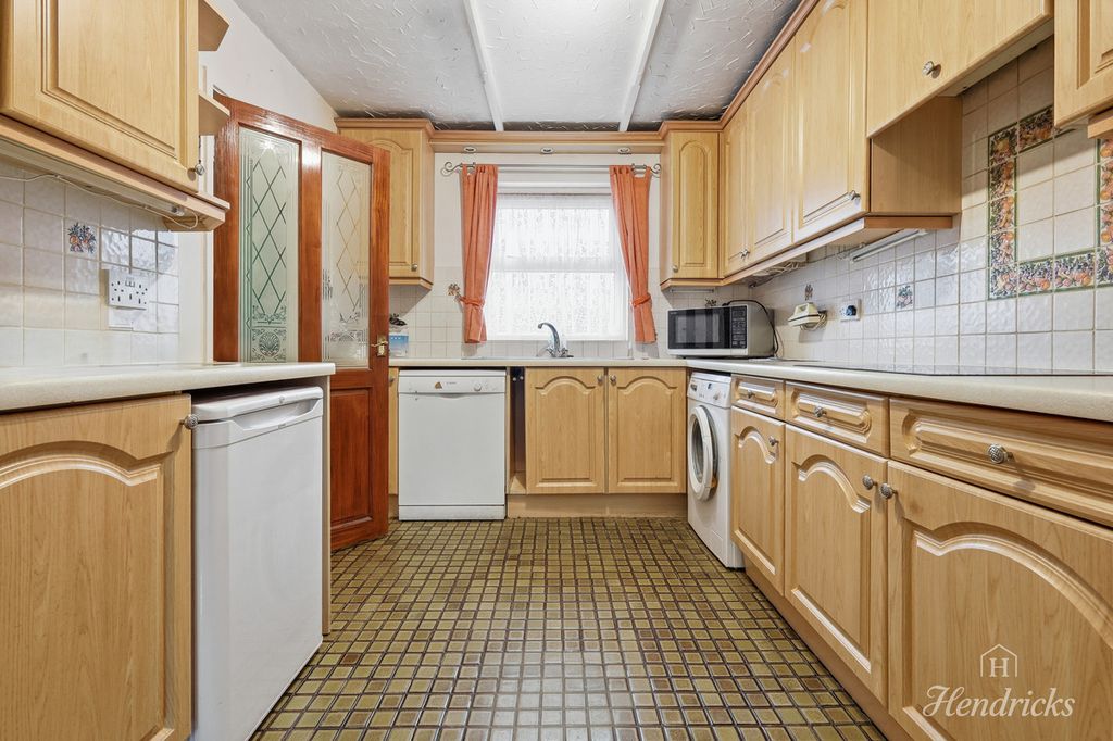 Property photo 2 of 24