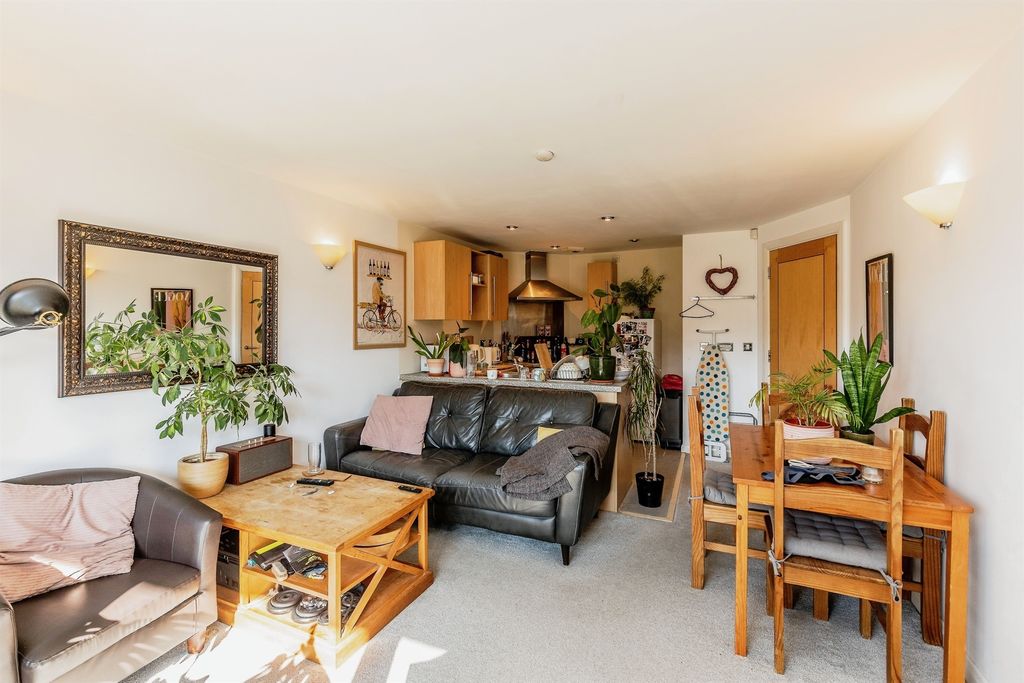 Property photo 3 of 9 Living Room