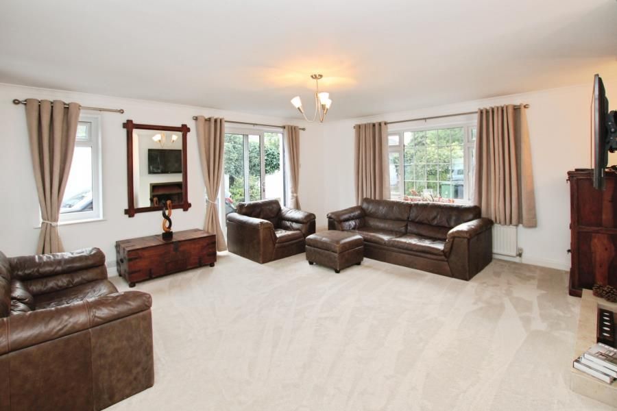 Property photo 3 of 8