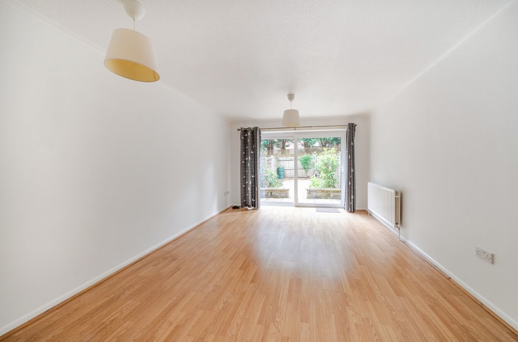 Property photo 2 of 13 1356055-1-68c97Eb...