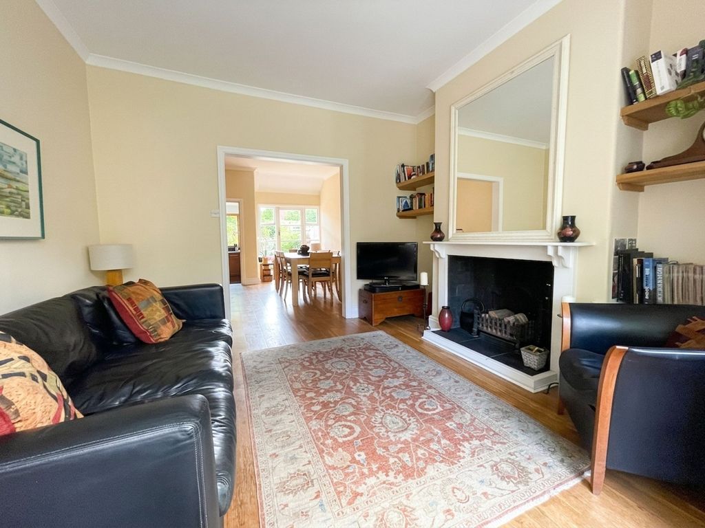 Property photo 2 of 27