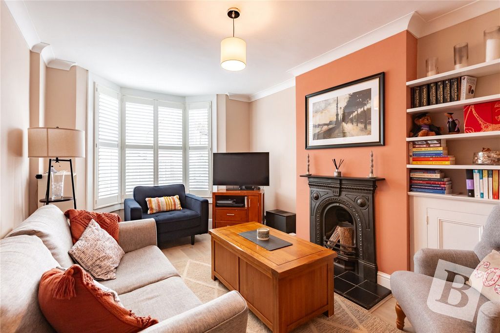 Property photo 2 of 15 Living/Dining Room