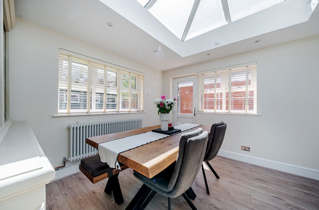 Property photo 1 of 14 1462935-7-6A1586d...