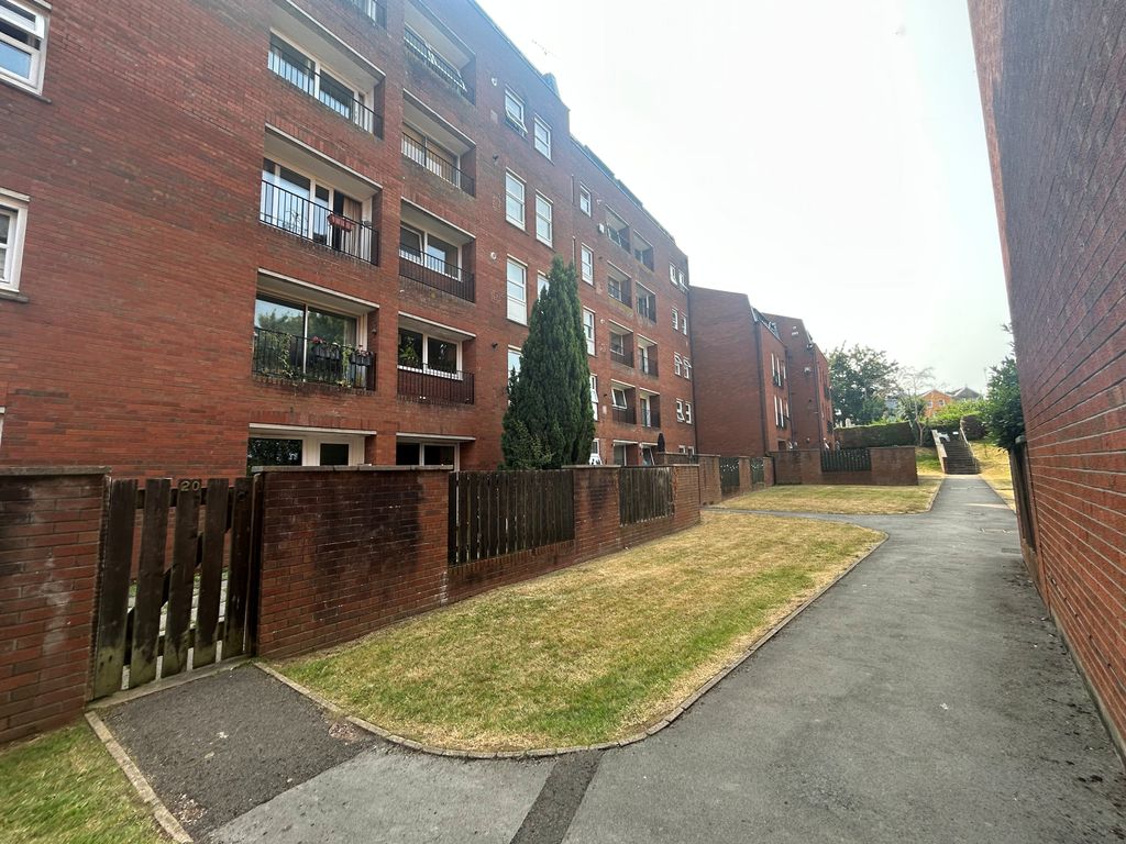 Property photo 1 of 12