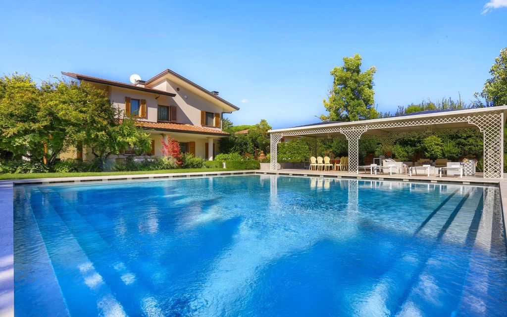 Property photo 3 of 16