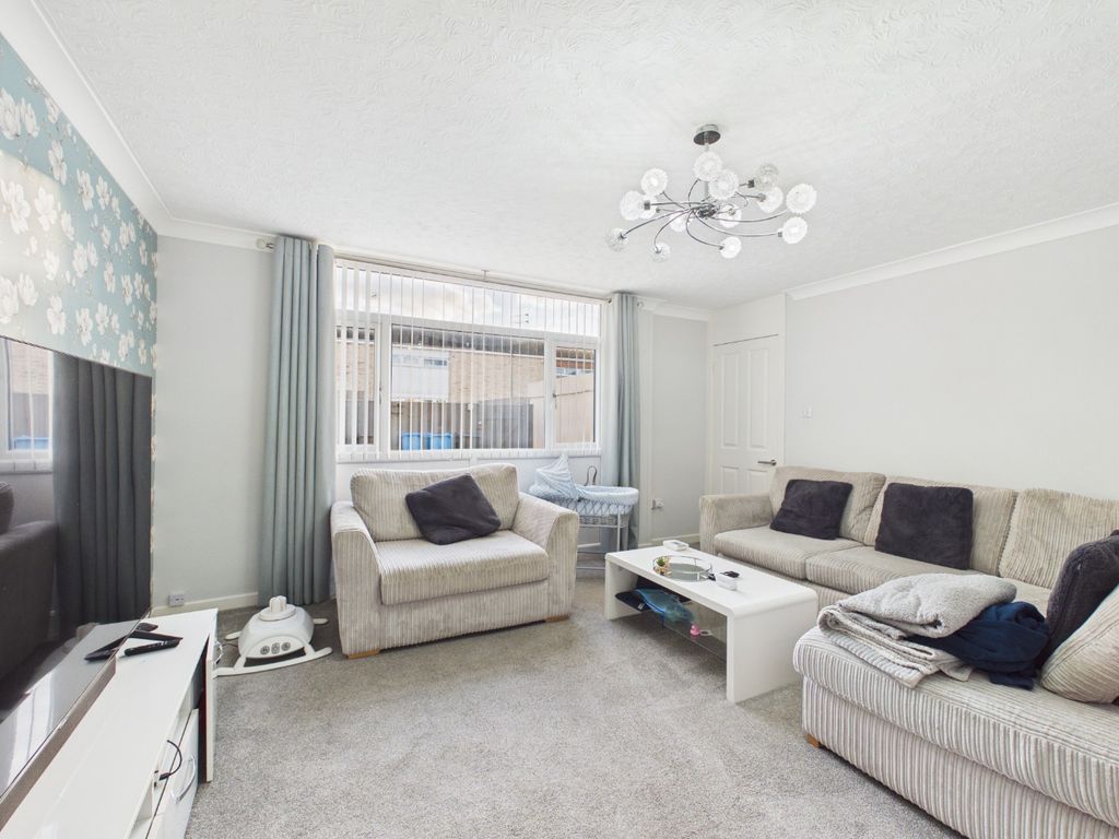 Property photo 2 of 12 4935916