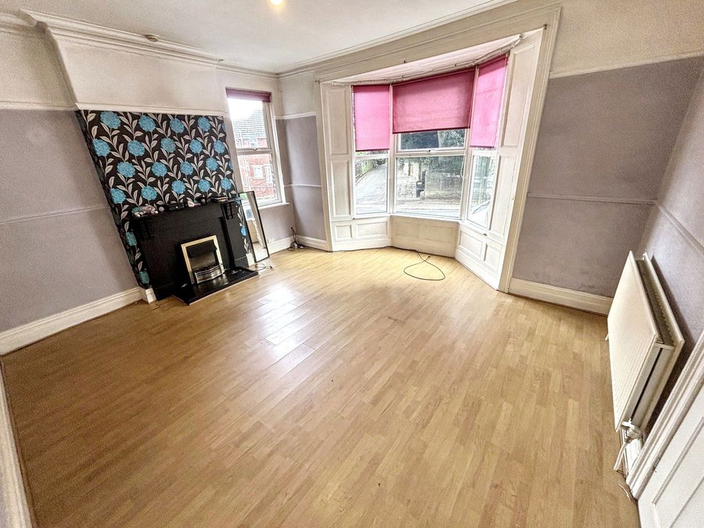 Property photo 3 of 19
