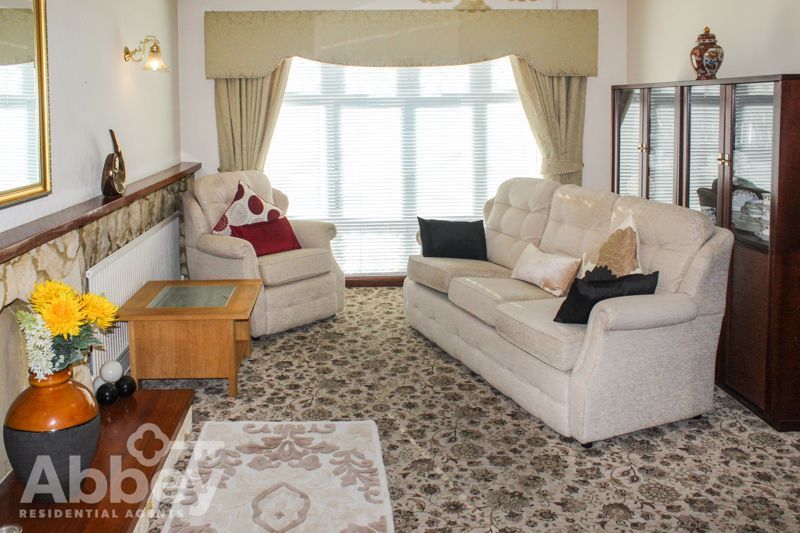 Property photo 3 of 37 Lounge 1
