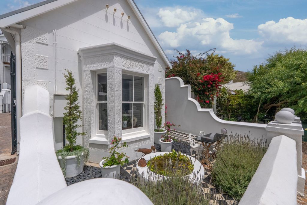 Property photo 1 of 42 Sim1728493