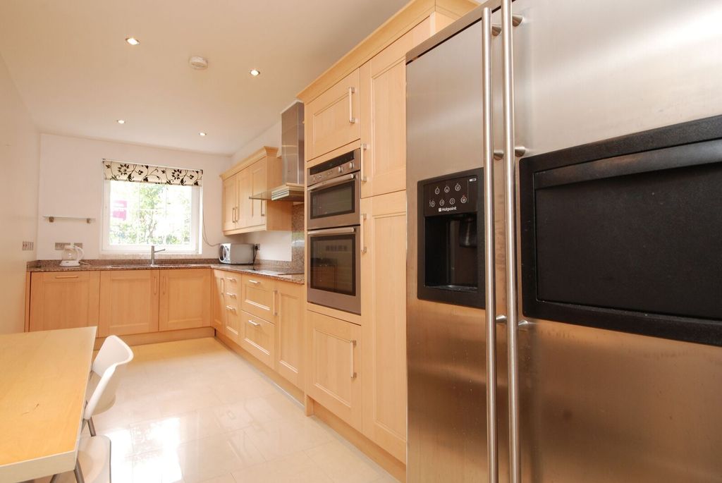 Property photo 1 of 45