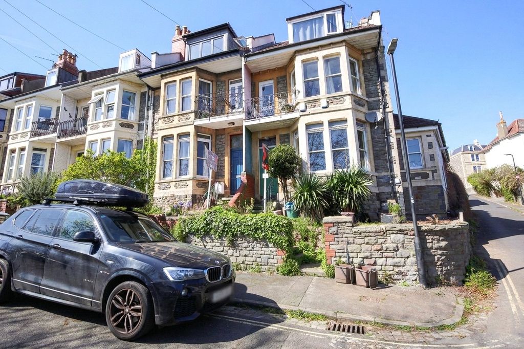 Property photo 2 of 16 Picture No. 28