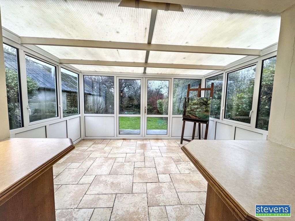 Property photo 3 of 17 Image00002