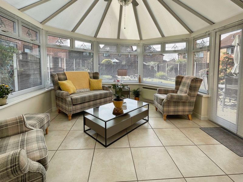 Property photo 3 of 27 Conservatory