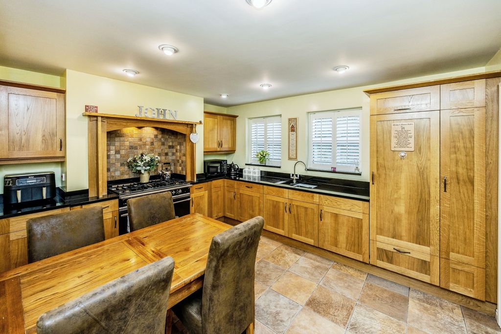 Property photo 3 of 18 Family Kitchen