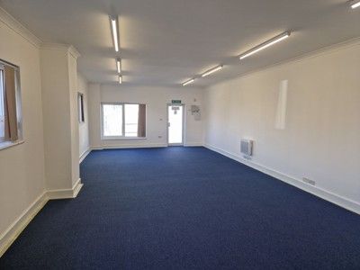 Property photo 3 of 9 Photo 4