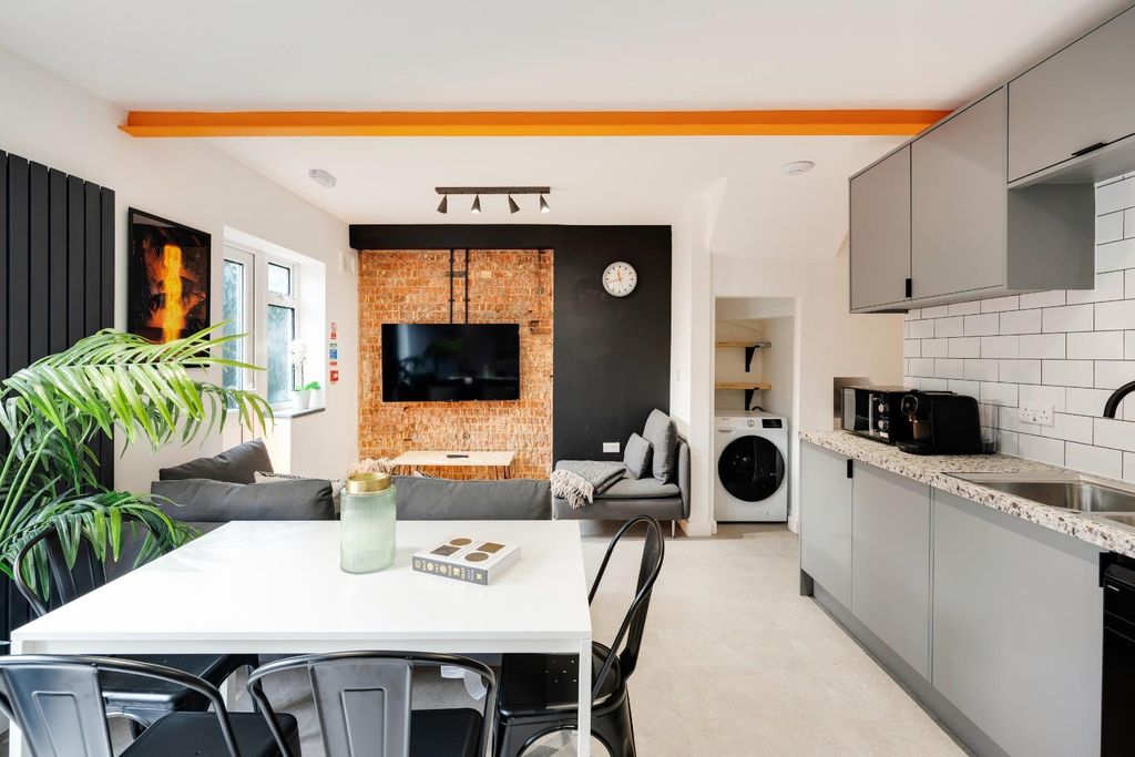 Property photo 2 of 14 2.Jpg