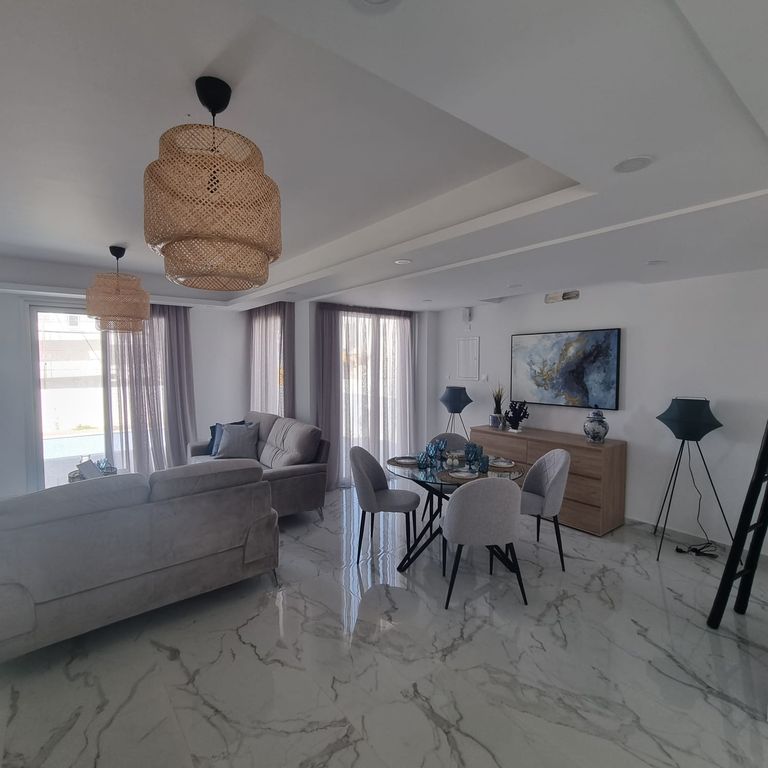 Property photo 3 of 46