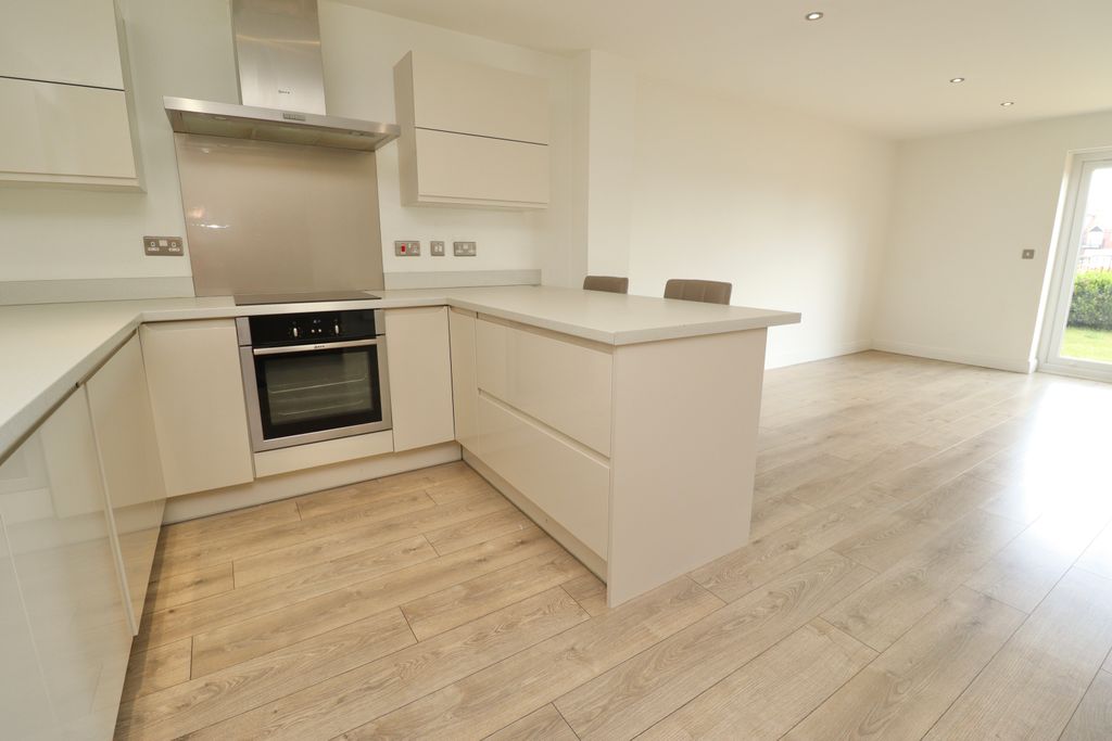Property photo 3 of 15 Img_4102