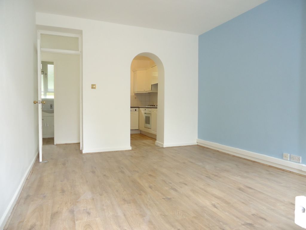 Property photo 3 of 10 Living Room