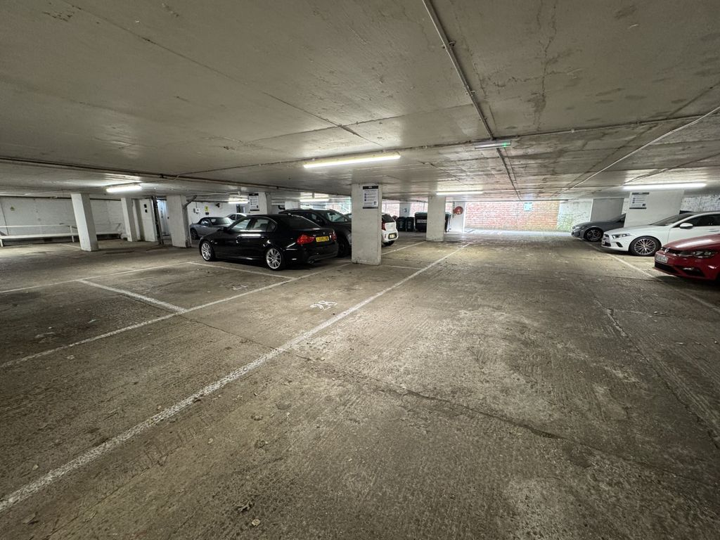 Property photo 1 of 3