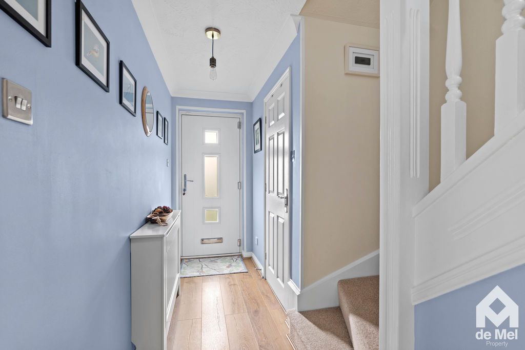 Property photo 2 of 15 Photo 9