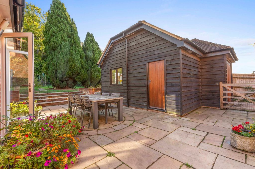 Property photo 3 of 23