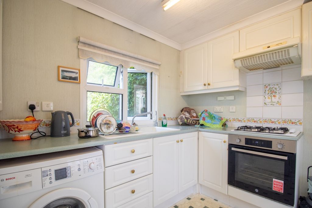Property photo 2 of 13 Img_9577
