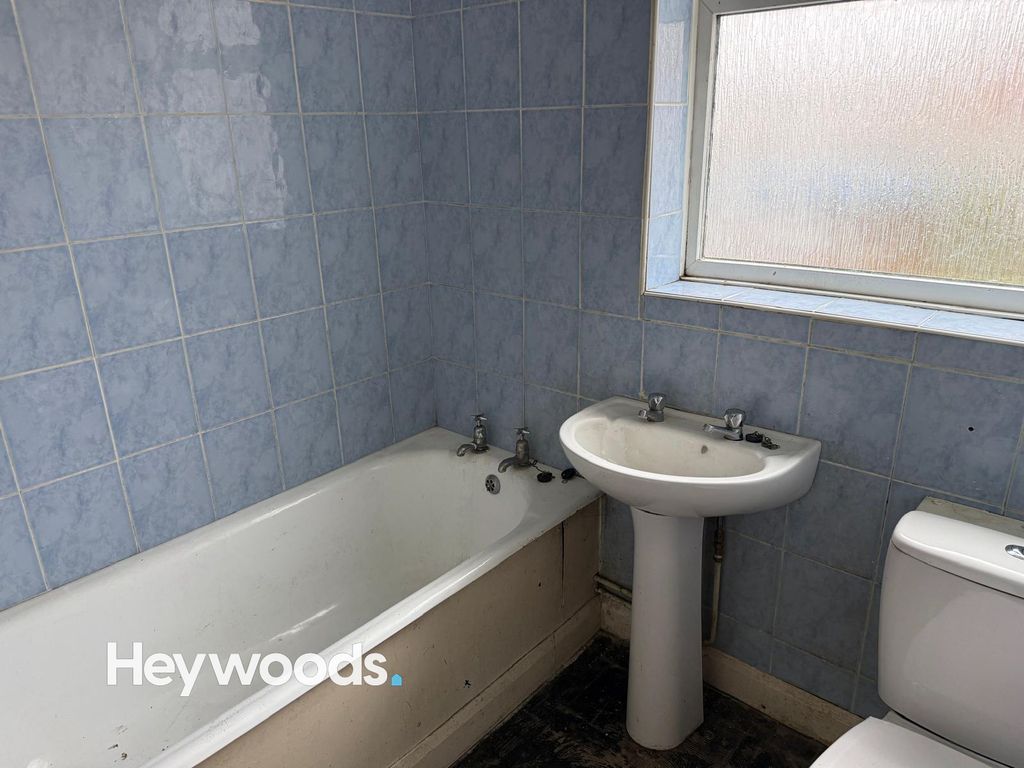 Property photo 3 of 10 3