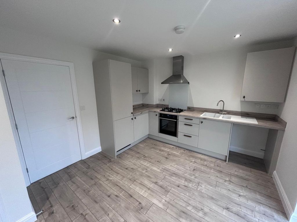 Property photo 3 of 18 Kitchen/Diner