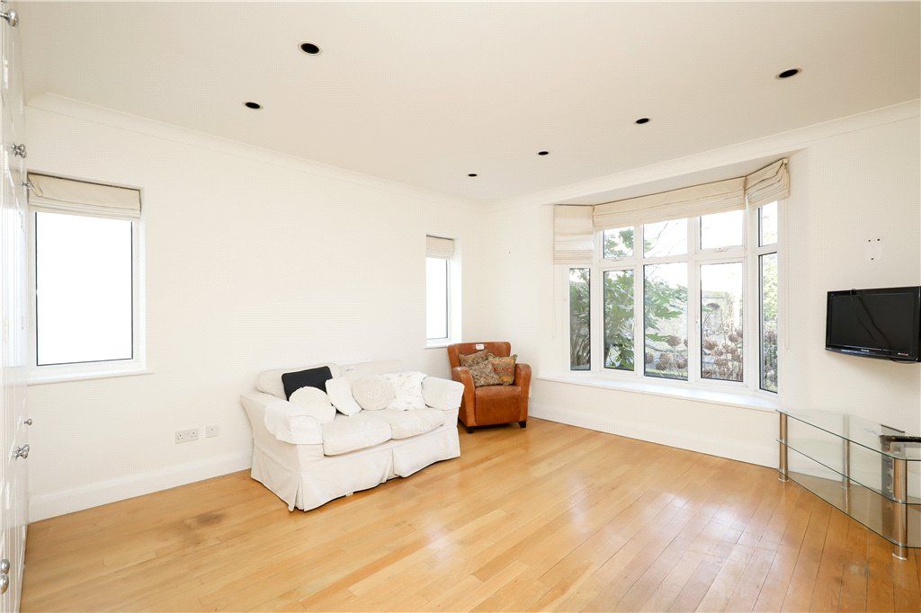 Property photo 2 of 16 Picture No. 09