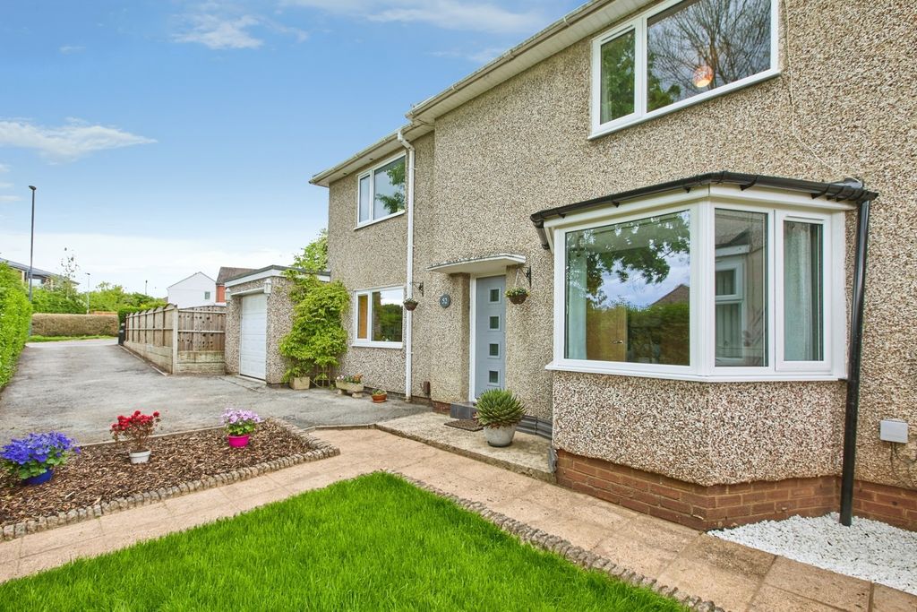 Property photo 1 of 18 Front