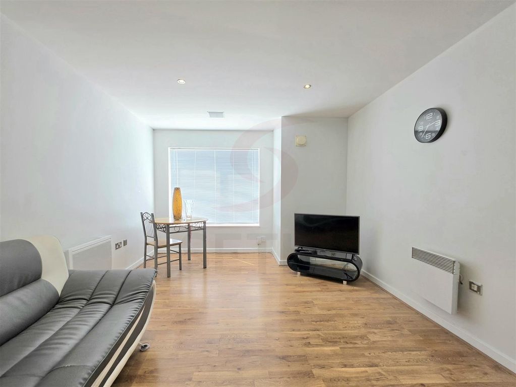 Property photo 2 of 8 Lounge Area