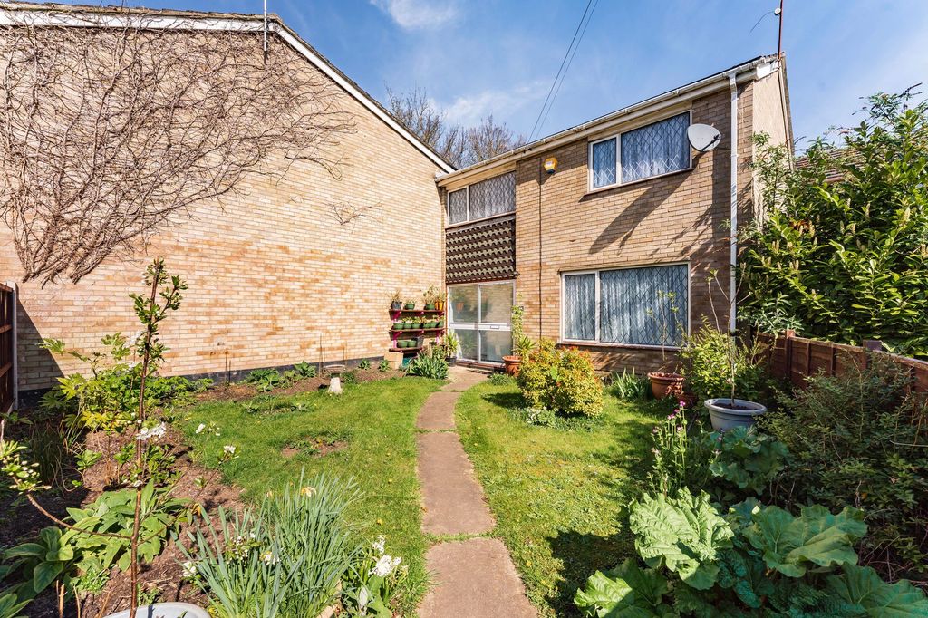 Property photo 1 of 17