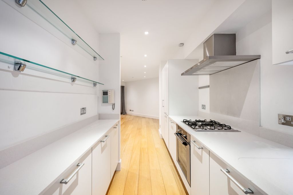 Property photo 2 of 41