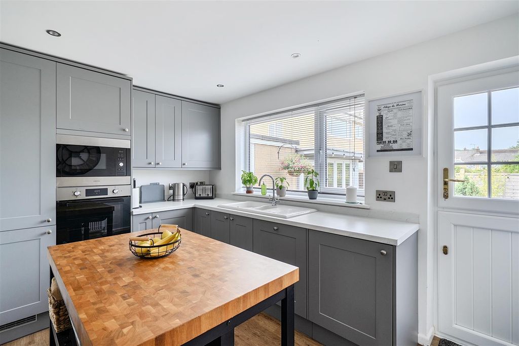 Property photo 2 of 15 Kitchen