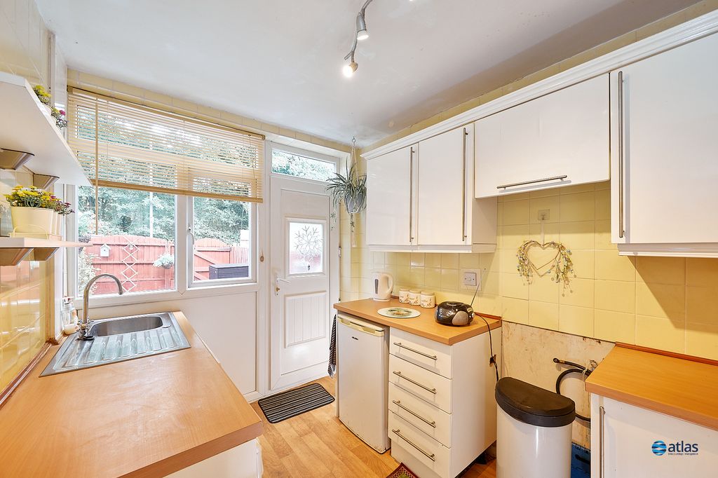 Property photo 2 of 17 Kitchen