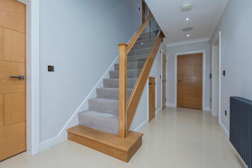 Property photo 2 of 38