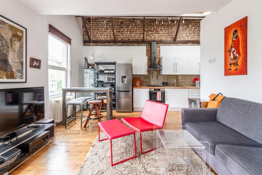 Property photo 3 of 12