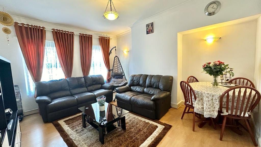 Property photo 3 of 11