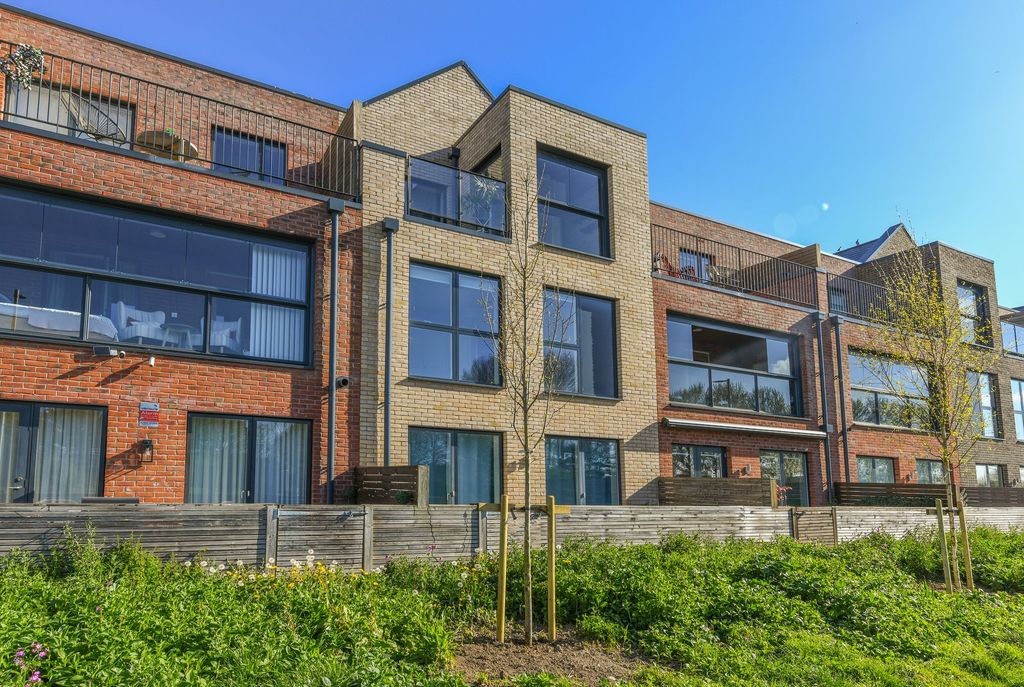 Property photo 1 of 35