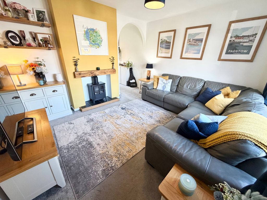 Property photo 3 of 27